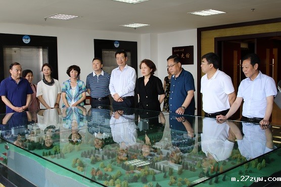 汉中市政协调研全市高校工作并走访政协委员.JPG